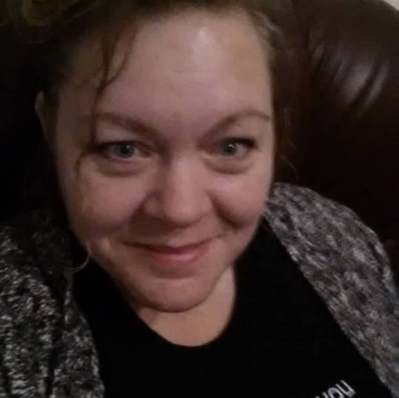 Kindness and nice clothes - Picture 4 of 4